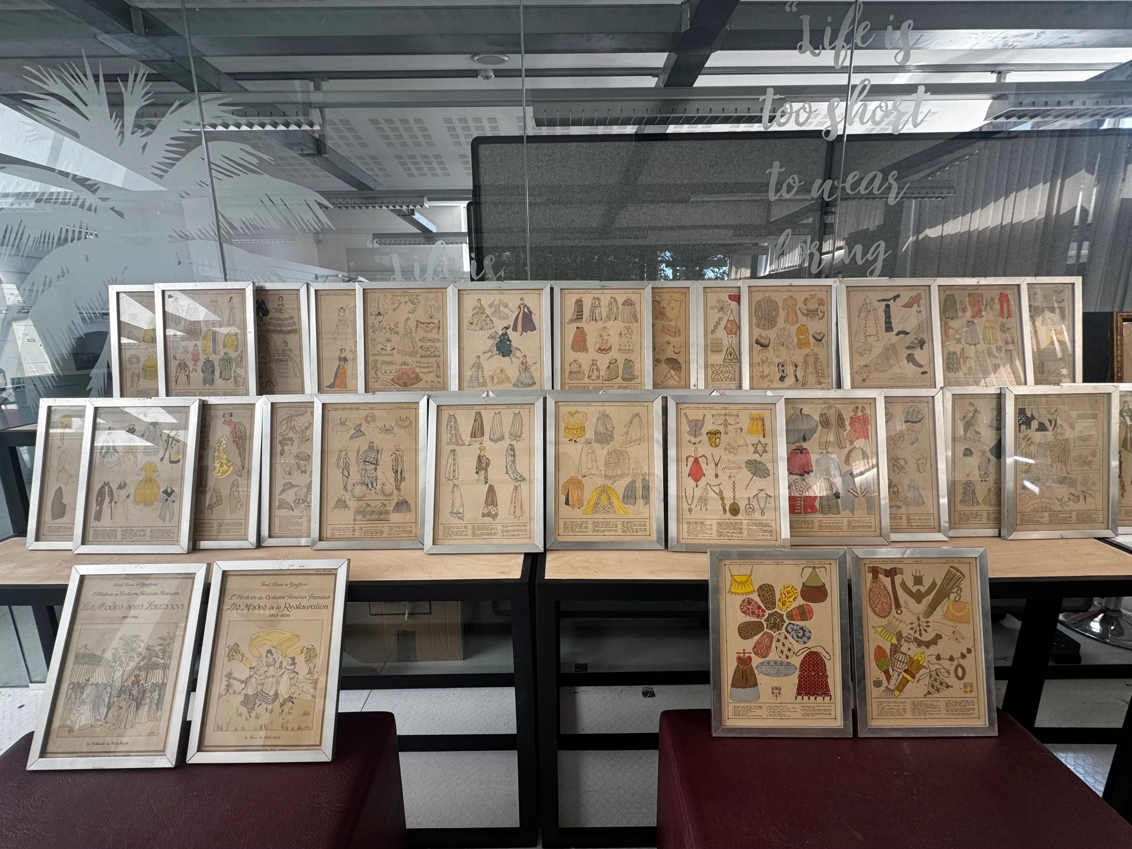 L'Histoire du Costume Féminin Français prints - Image 2