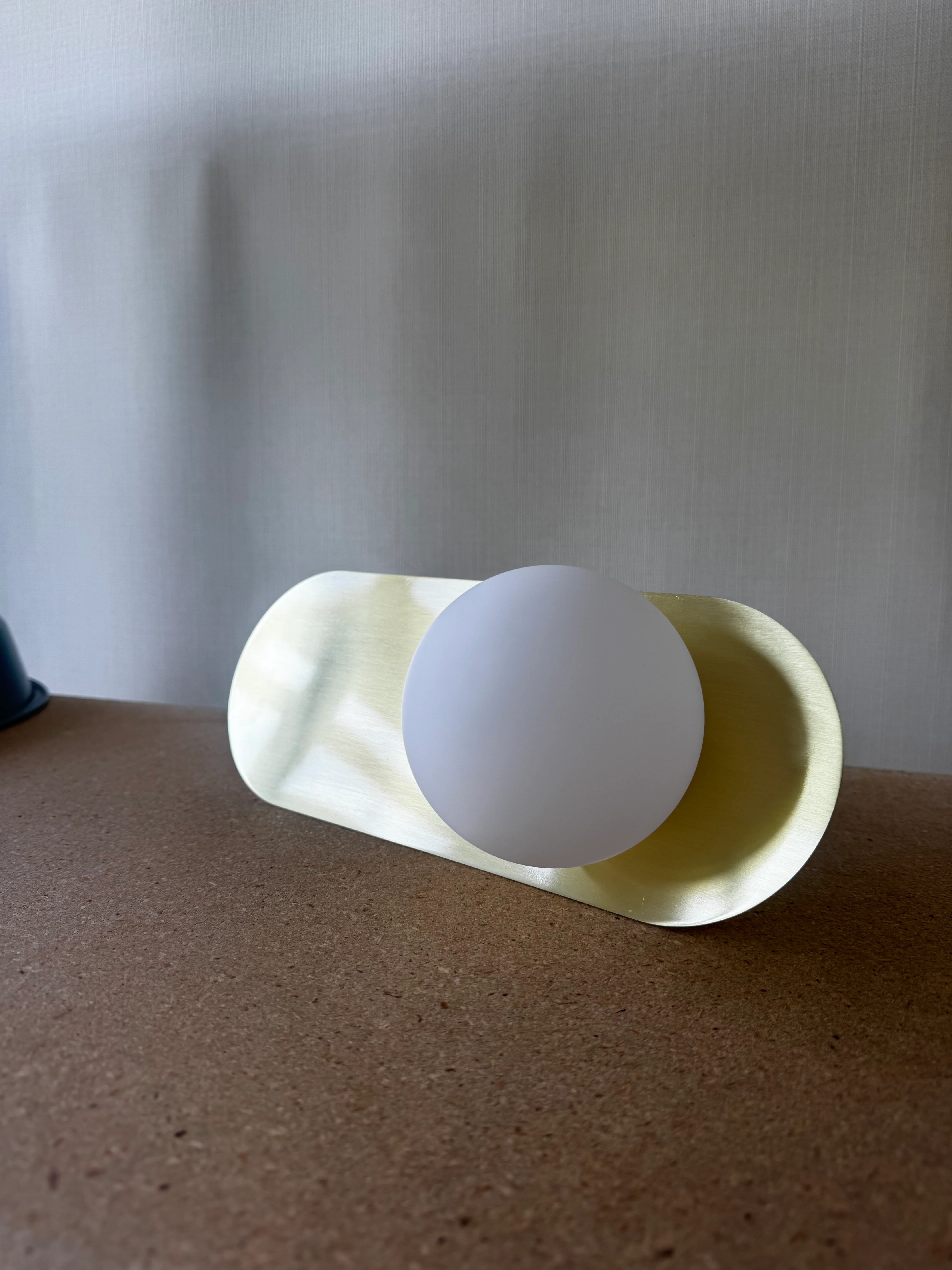 Maytoni Bao Wall Lamp - Gold Metal & White Glass - Image 2